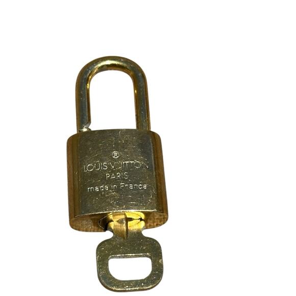 Louis Vuitton Gold 309 Lock and key Padlock - Picture 3 of 4